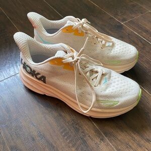 Hoka Clifton 9